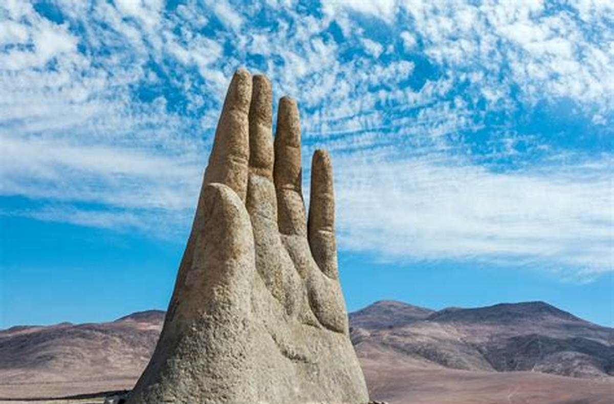 La mano del desierto. Un rincón de Arte en el Norte.